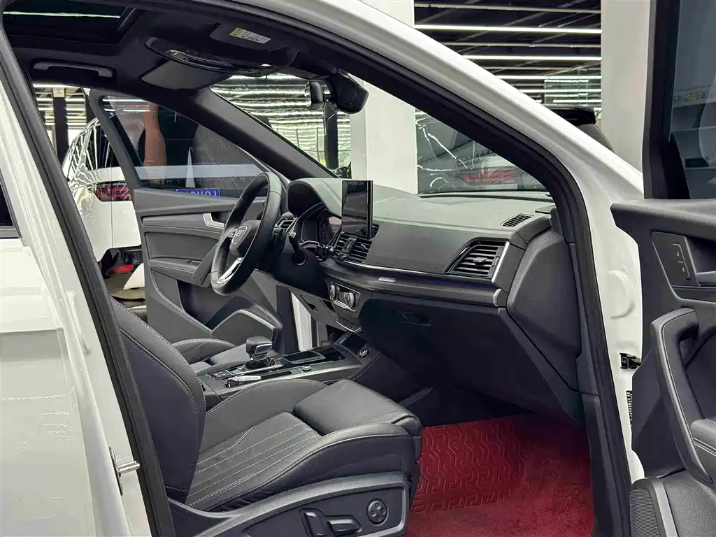 Audi Q5L 2023 40T Luxury Dynamic фото 8