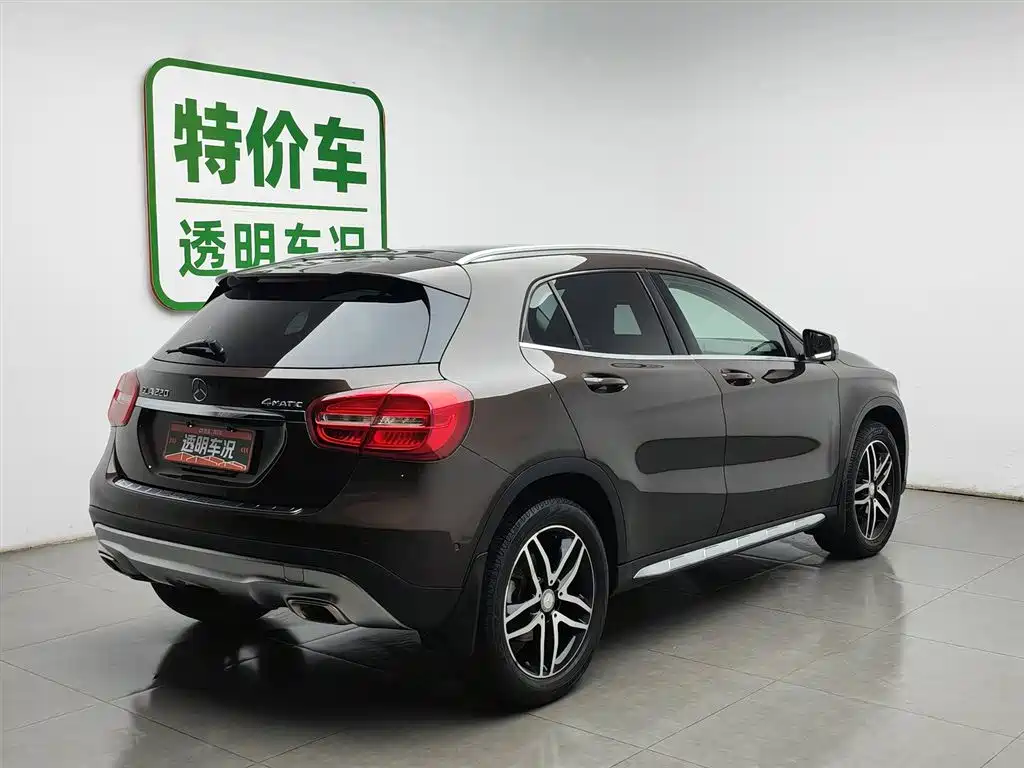 Mercedes-Benz GLA 2015 GLA 220 4MATIC Fashion Edition фото 2