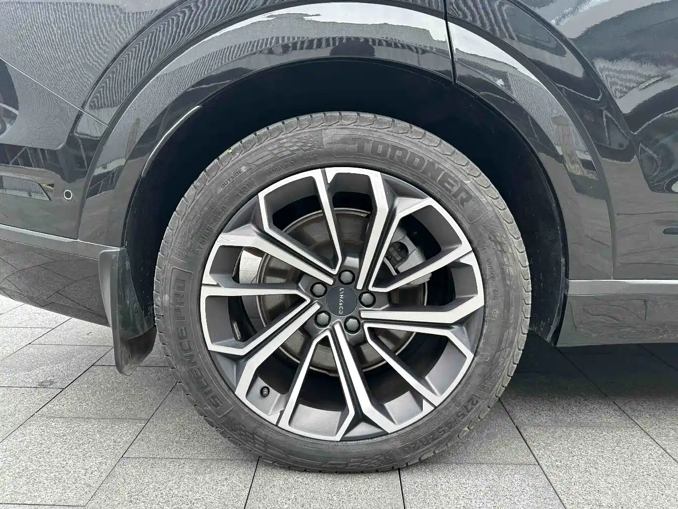 Lynk & Co 09 EM-P 2023 2.0TD EM-P Voyage PM 7-Seater фото 21