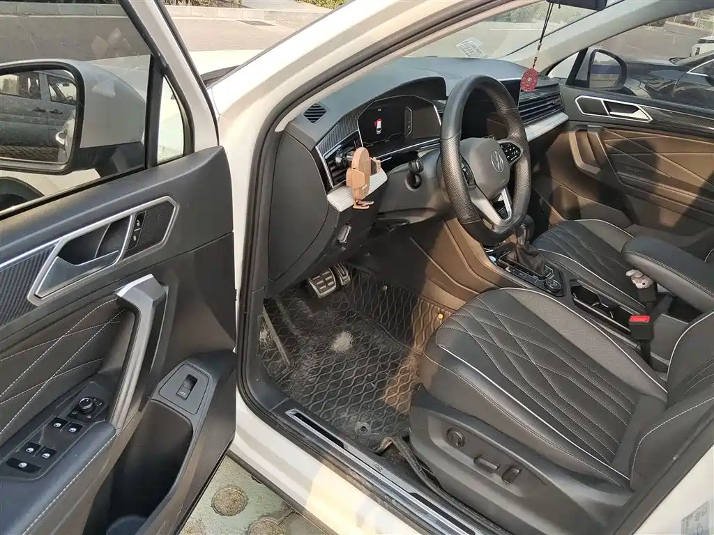 Volkswagen Tiguan L 2022 380TSI Automatic 4WD R-Line Cross Edition 7-Seater фото 12