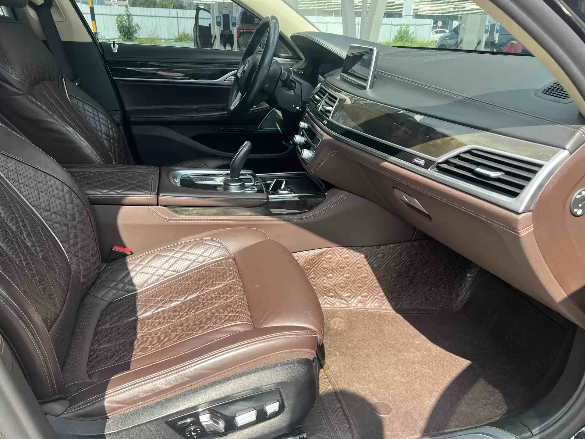 Photo 6 - BMW 7 Series
