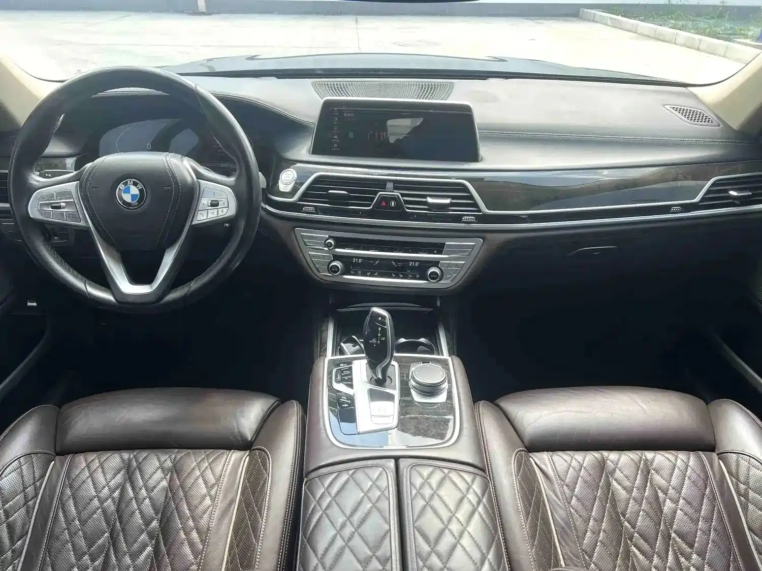 Photo 8 - BMW 7 Series