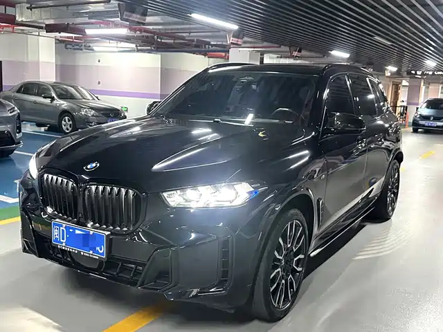 BMW X5 2023 xDrive 40Li M Sport Black Night Package