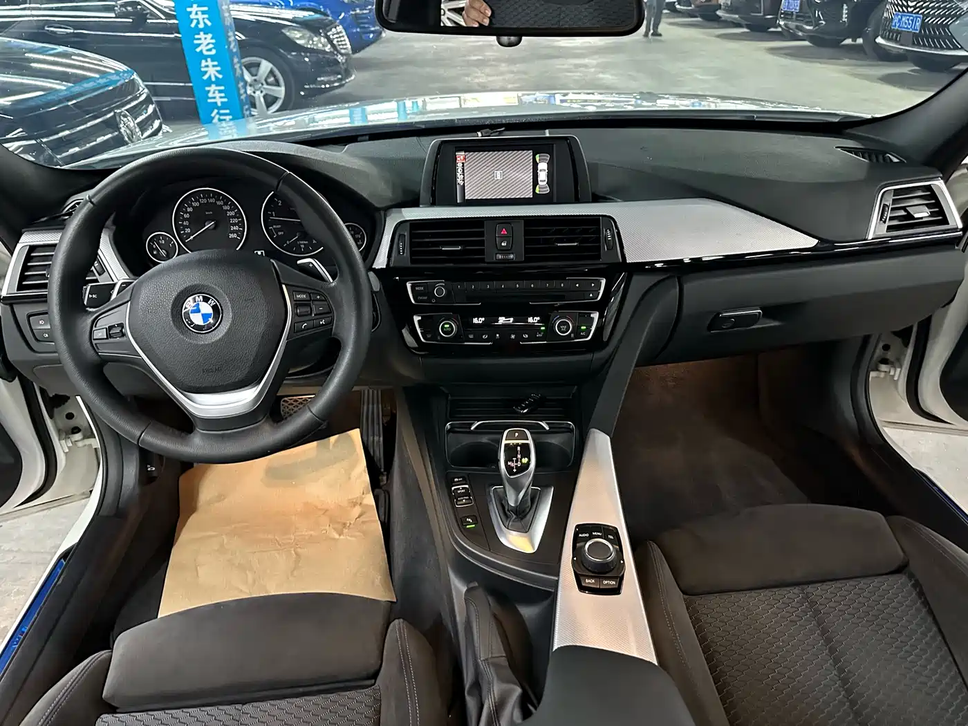 BMW 3 Series 2017 320i M Sport фото 12