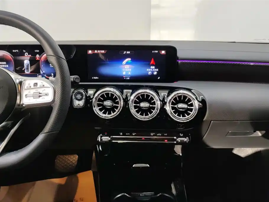 Mercedes-Benz A-Class 2022 Facelift III A 200 L Sport Sedan Fashion фото 13