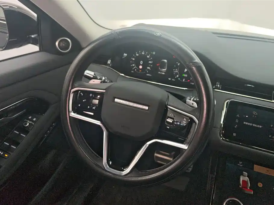 Land Rover Range Rover Evoque 2022 Range Rover Evoque L 249PS R-Dynamic Corinthian Bronze Special Edition фото 14