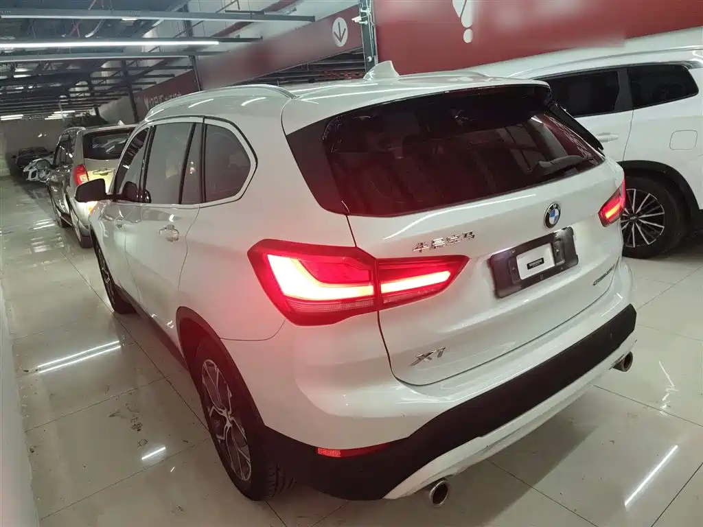 BMW X1 2021 sDrive25Li Leading фото 5