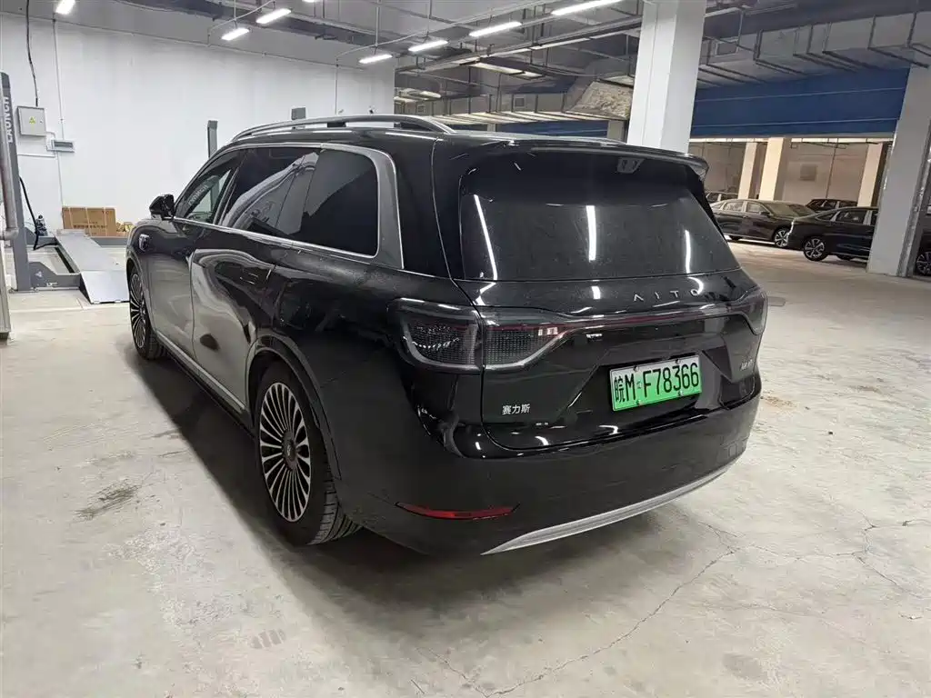 AITO Wenjie AITO M9 2025 Extended Range Ultra 52kWh 6-Seater фото 2