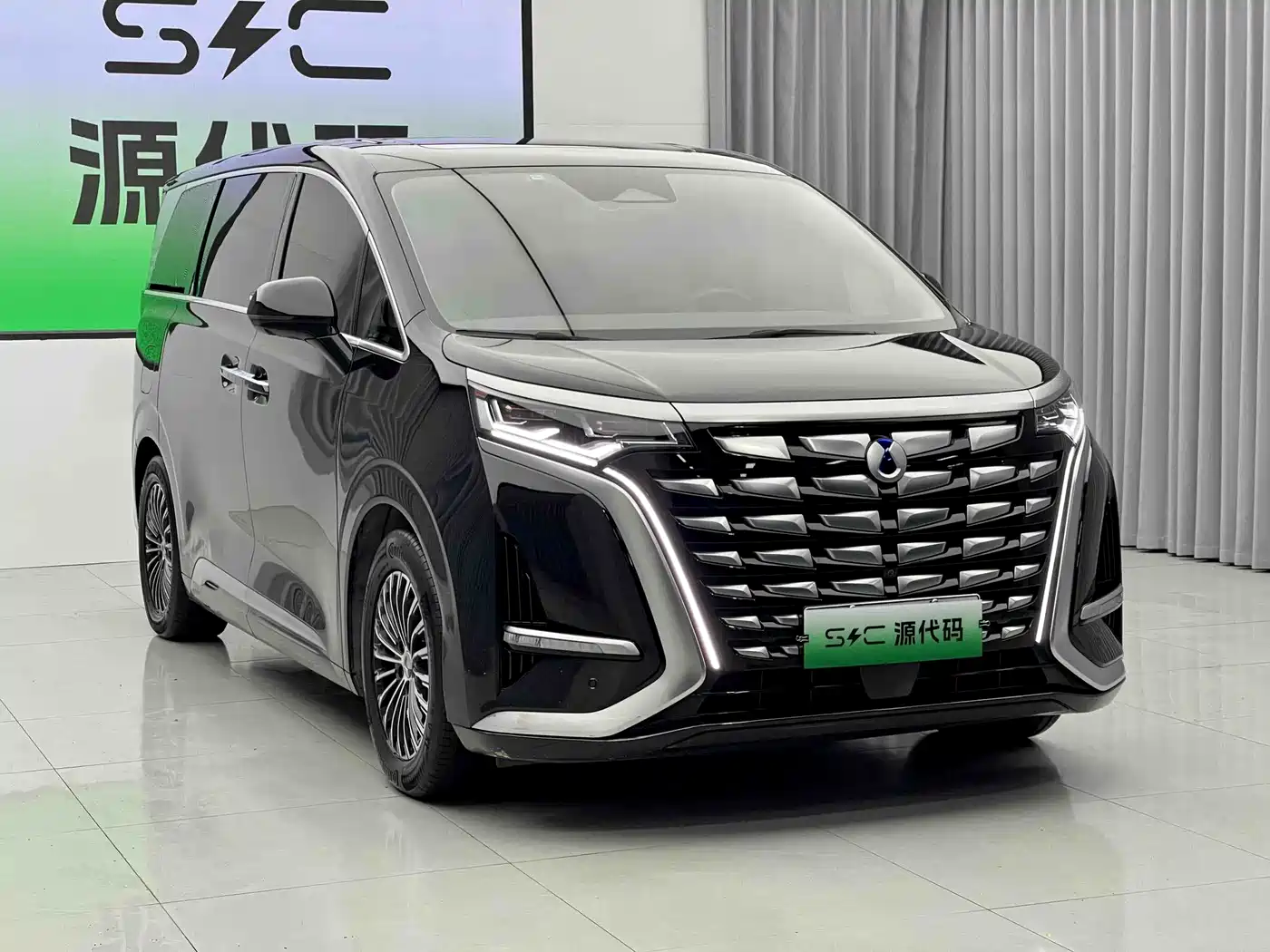 Denza D9 2022 DM-i 970 All-Wheel Drive Honor Edition фото 7