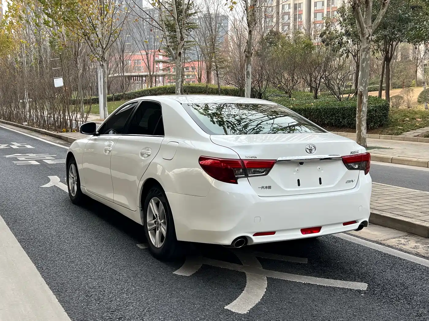 Toyota Reiz 2013 2.5V Elite Edition фото 4
