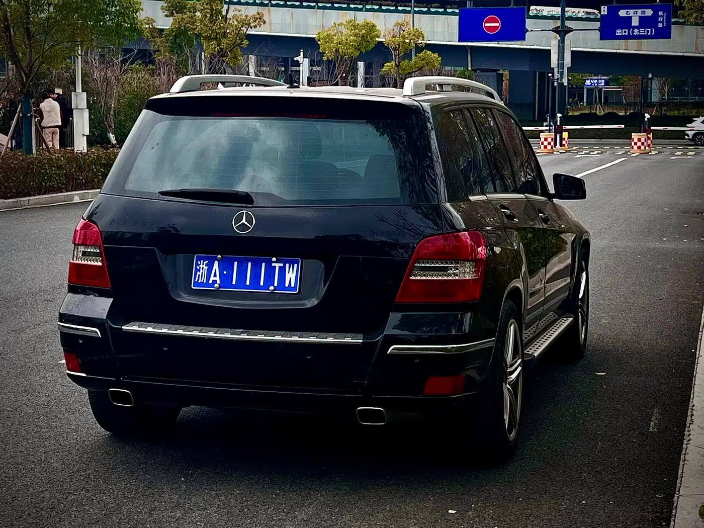 Mercedes-Benz GLK-Class (Import) 2011 GLK 300 4MATIC Luxury фото 4