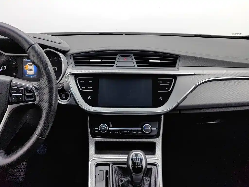 Photo 12 - Geely Emgrand GL