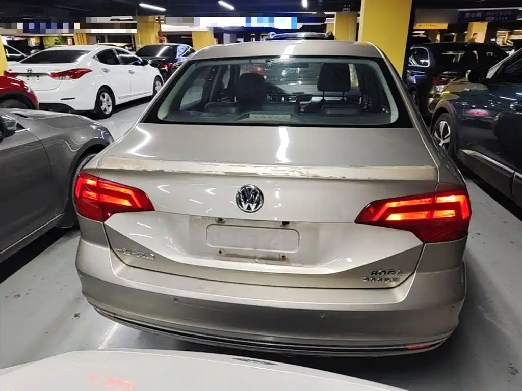 Volkswagen Bora 2017 1.6L Automatic Comfort фото 6