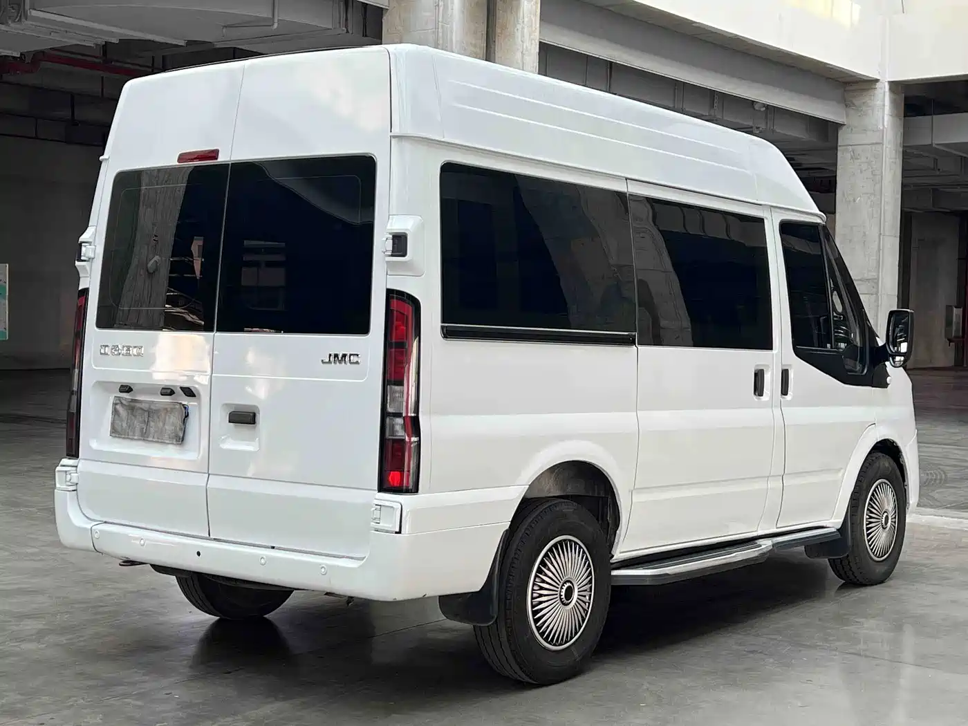 Jiangling JMC Fushun 2024 2023 2.0T Manual Short Wheelbase Low Roof Commercial Multi-purpose Vehicle 6 Seats Dual-opening Tailgate