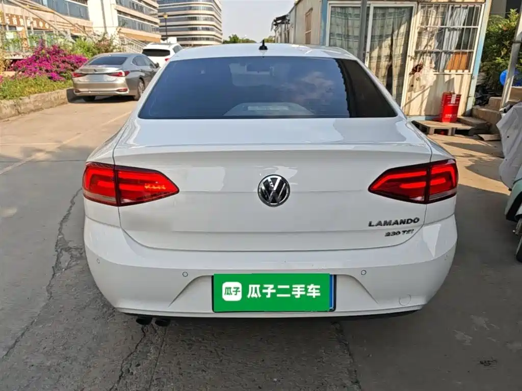 Volkswagen Lamando 2017 230TSI DSG Trend Edition фото 6