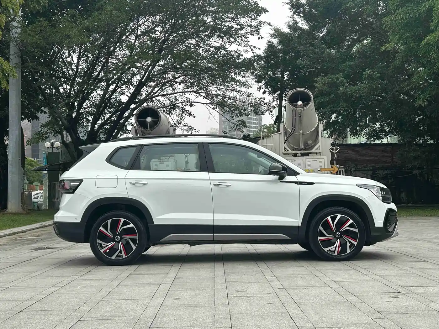 Volkswagen Tharu 2024 300TSI 2WD Moon Premium Edition фото 8