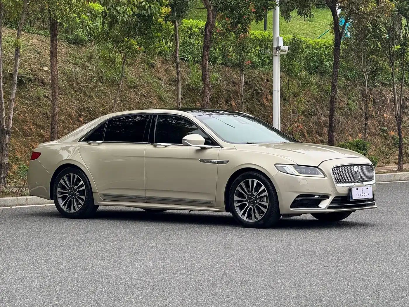 Lincoln Continental 2017 3.0T AWD Prestige Edition фото 3