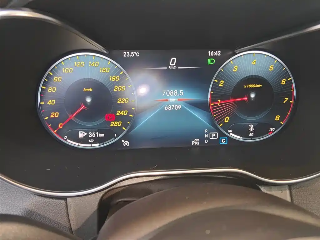 Mercedes-Benz GLC 2021 GLC 260 L 4MATIC Luxury фото 5