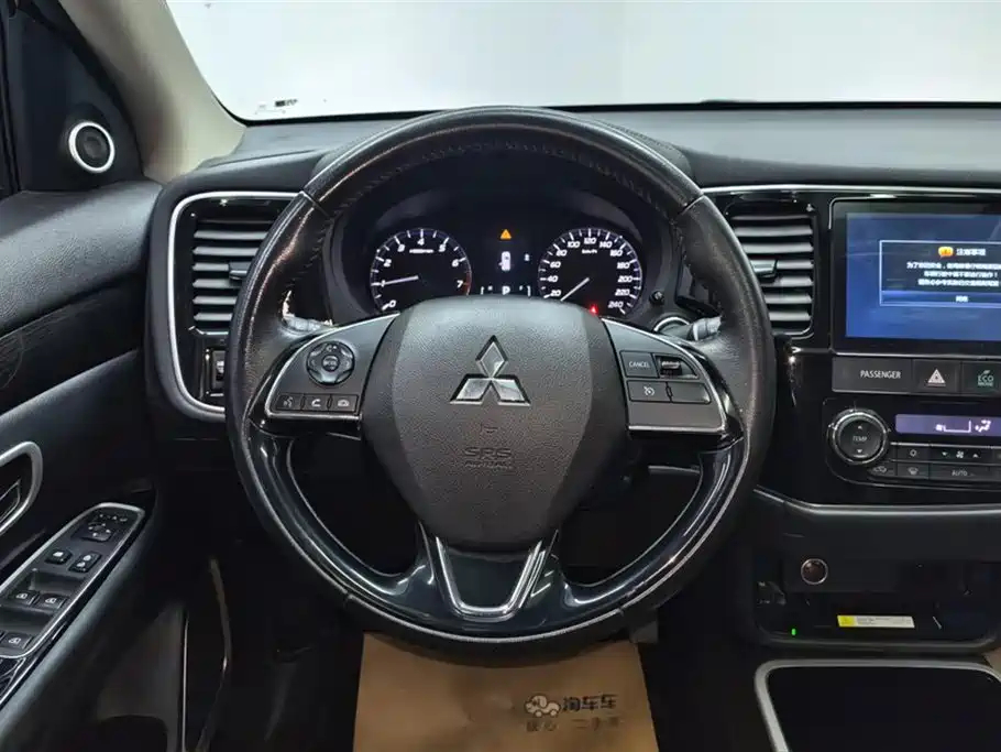 Mitsubishi Outlander 2019 2.0L 2WD Enjoy 7-Seater China VI фото 15