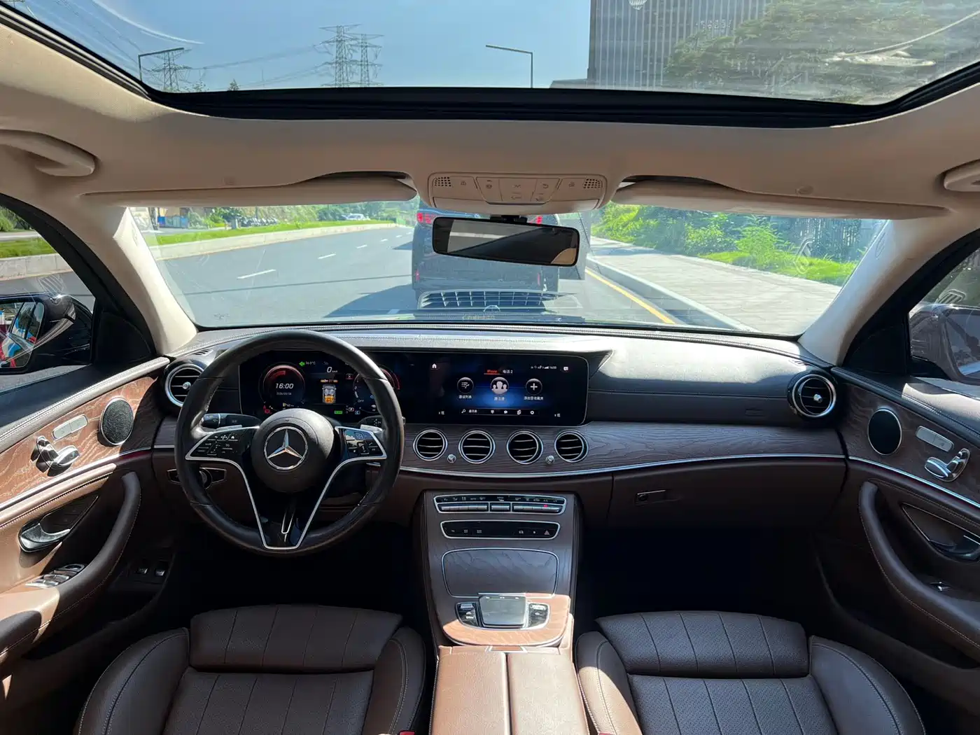 Mercedes-Benz E-Class New Energy 2022 E 350 e L Plug-in Hybrid Sedan фото 14