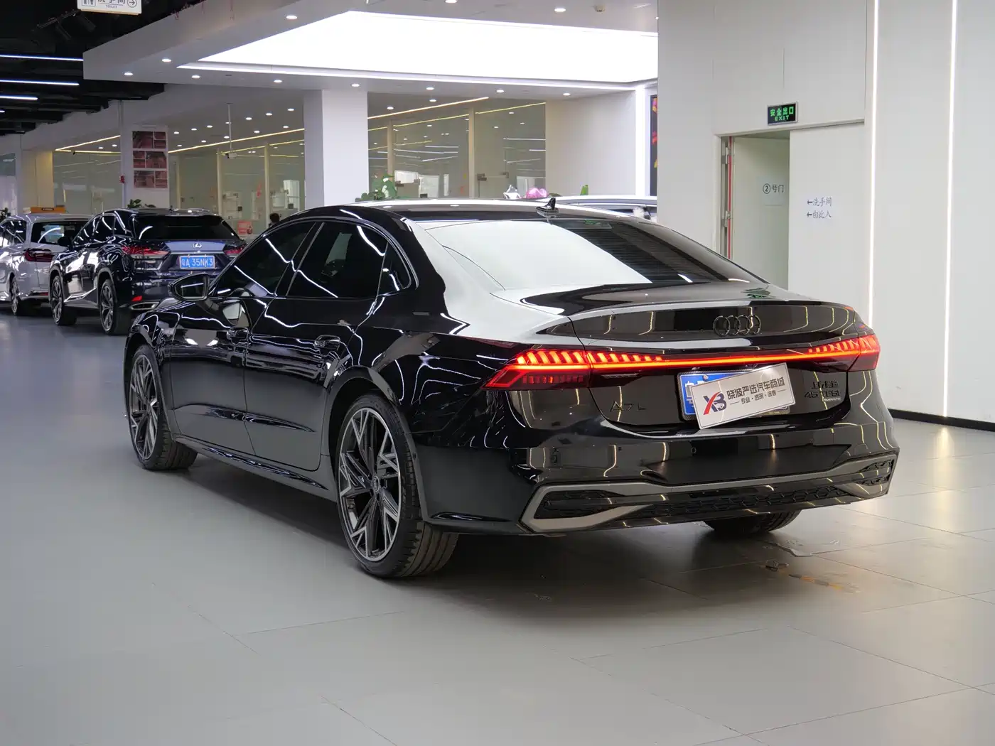 Audi A7L 2024 45 TFSI quattro Black Warrior Edition фото 19