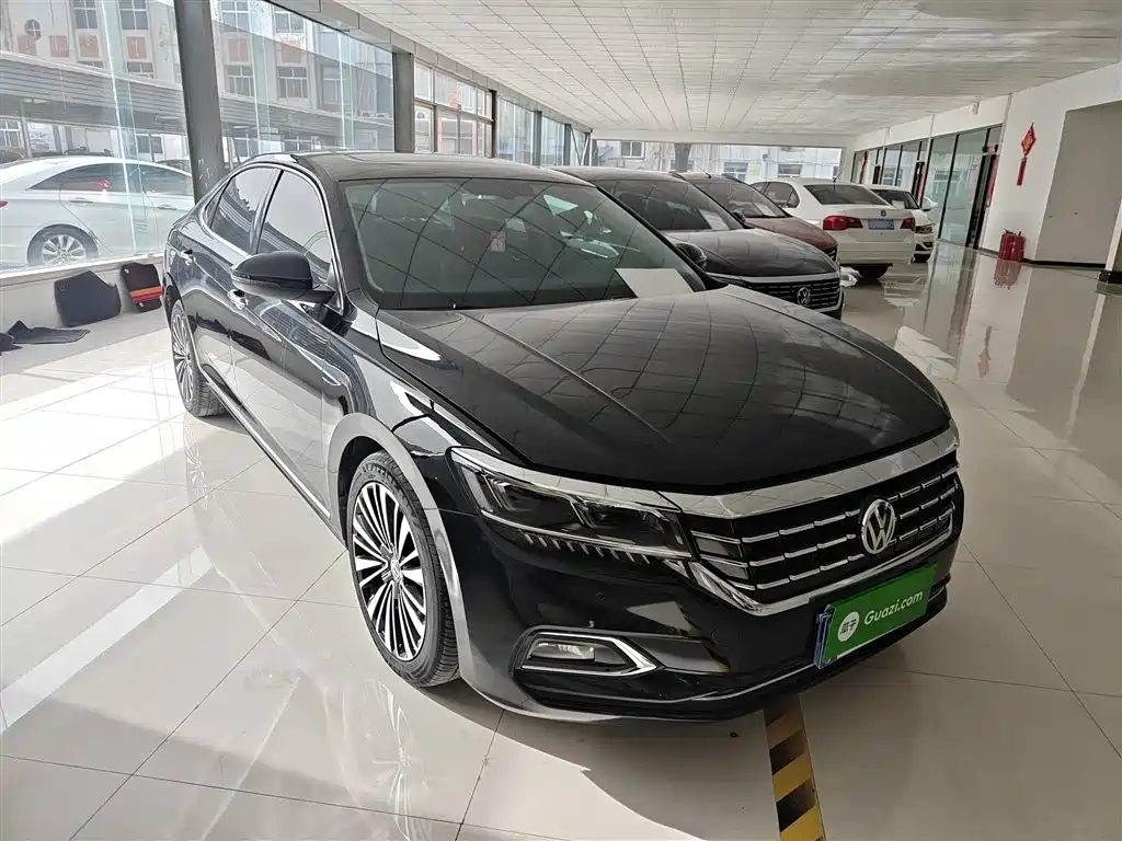 Volkswagen Passat 2019 330TSI Luxury Edition China VI фото 4
