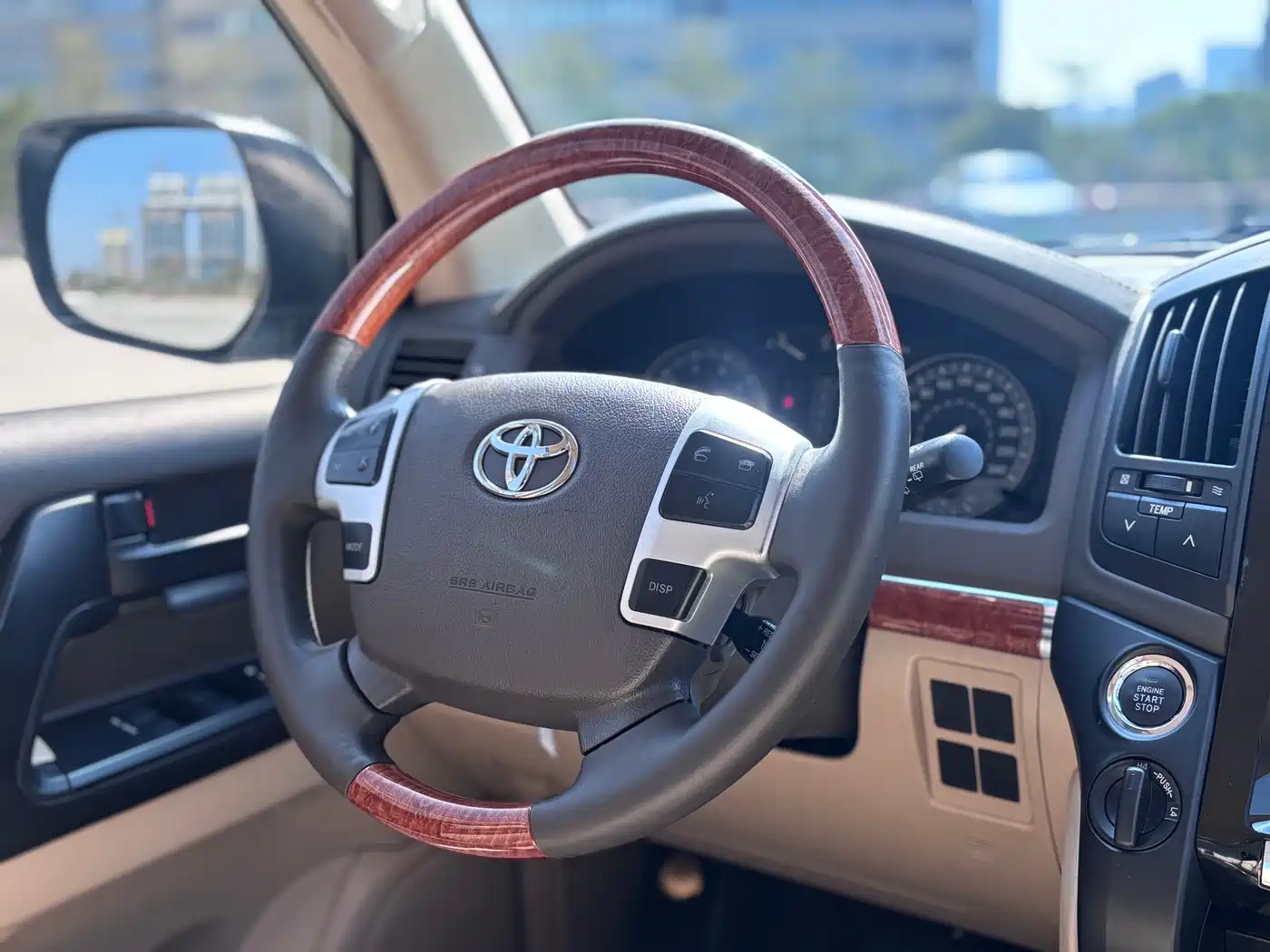 Toyota Land Cruiser (Import) 2015 4.0L V6 Middle East Limited Edition фото 6