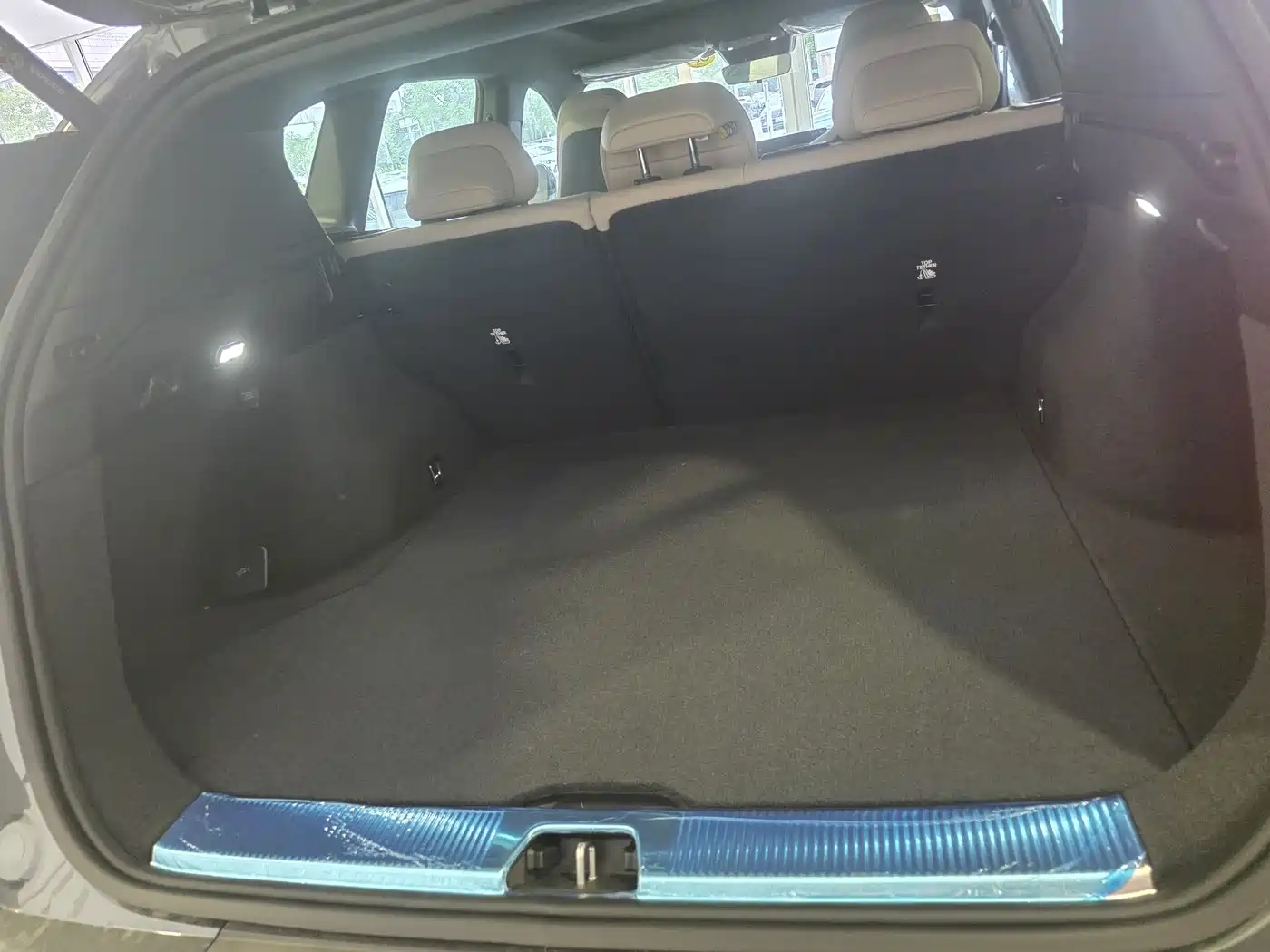 VOLVO XC70 PLUG-IN HYBRID