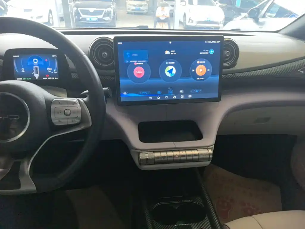BYD Dolphin 2022 2021 Model 405km Fashion Edition