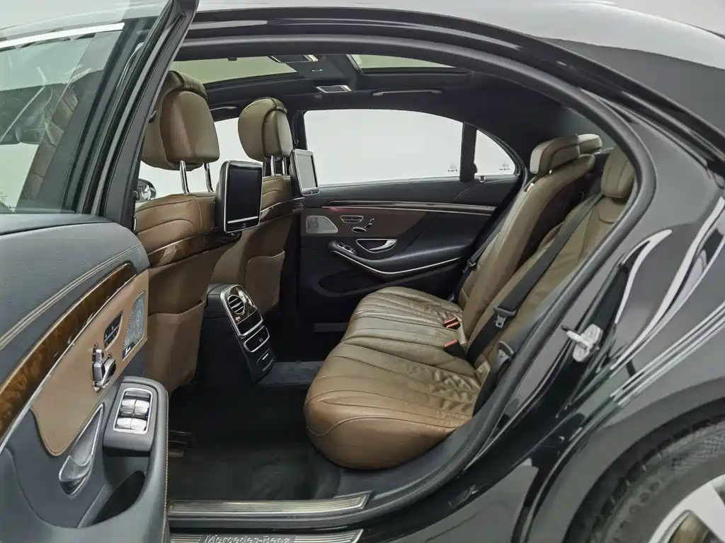 Фото 15 - Mercedes-Benz S-Class