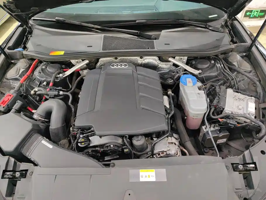 Фото 10 - Audi A6L