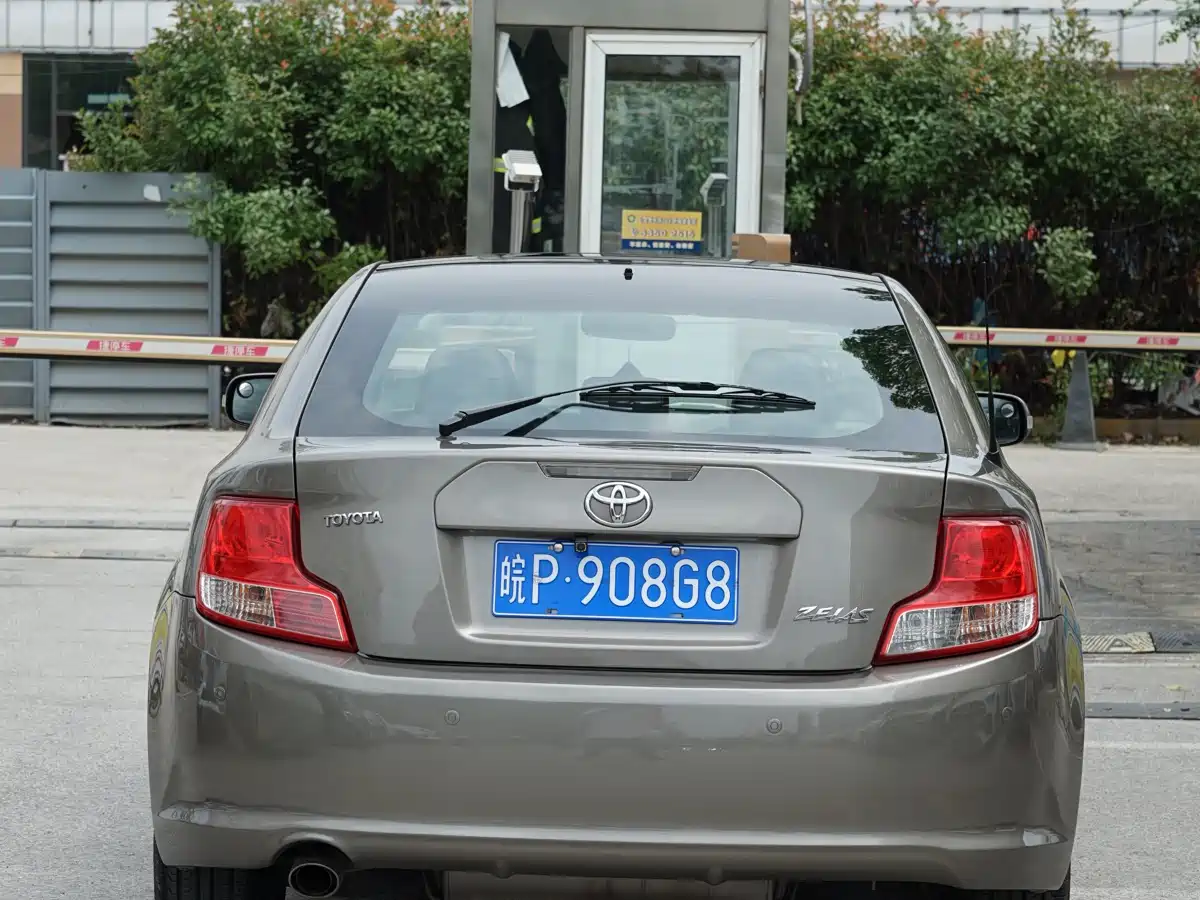 Toyota Zelos 2011 2.5L Standard Edition фото 22