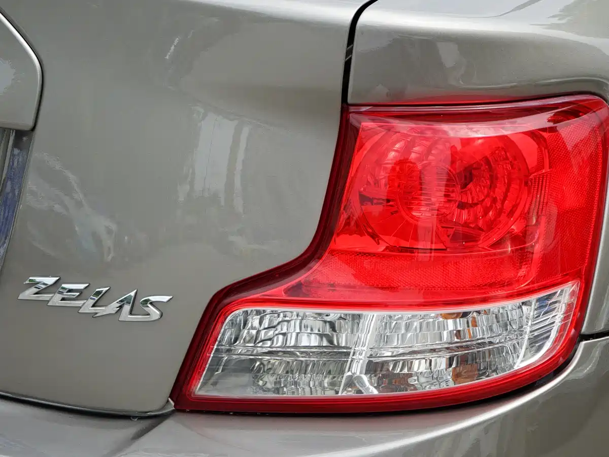 Toyota Zelos 2011 2.5L Standard Edition фото 24