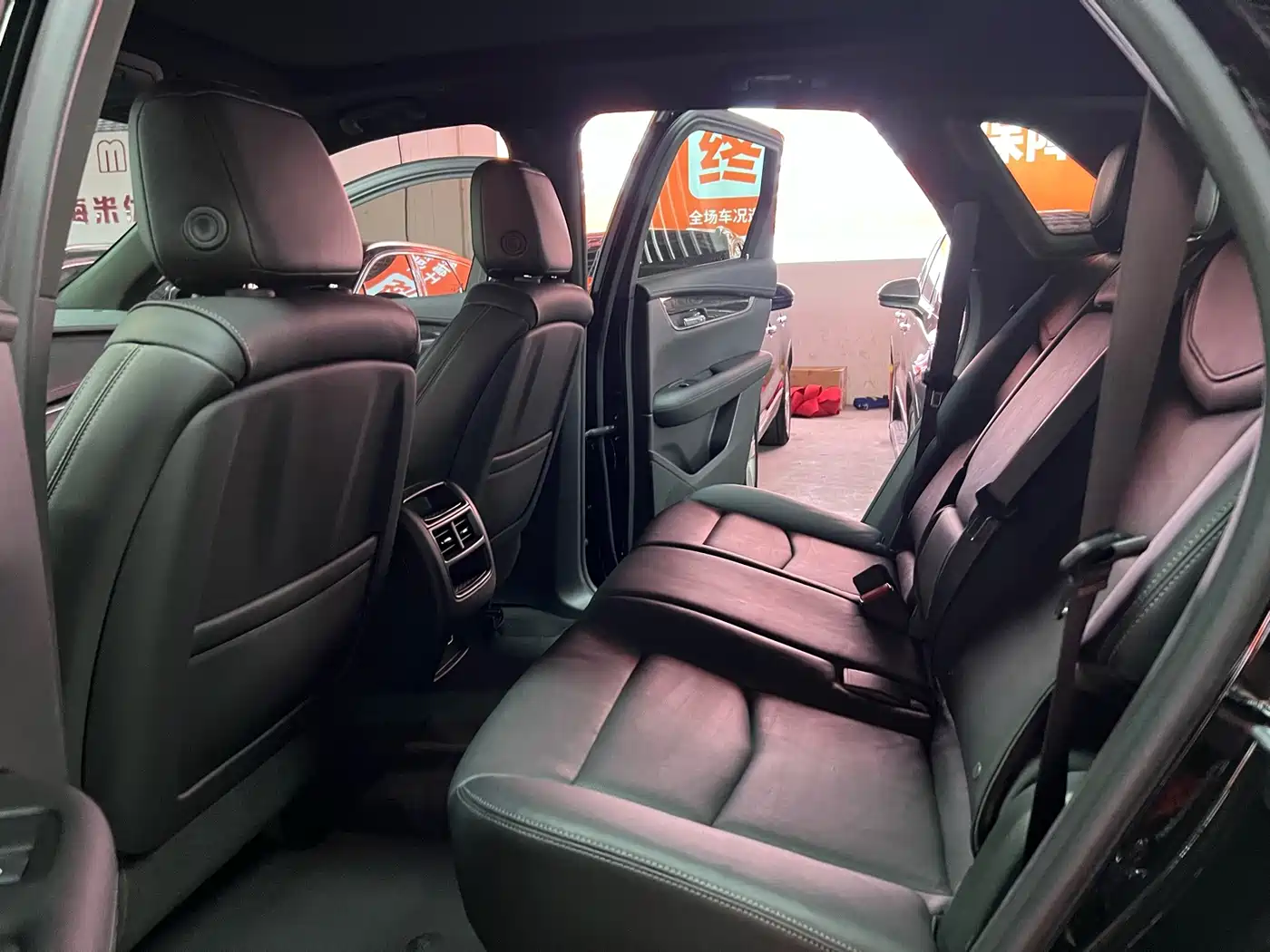 Фото 11 - Cadillac XT5
