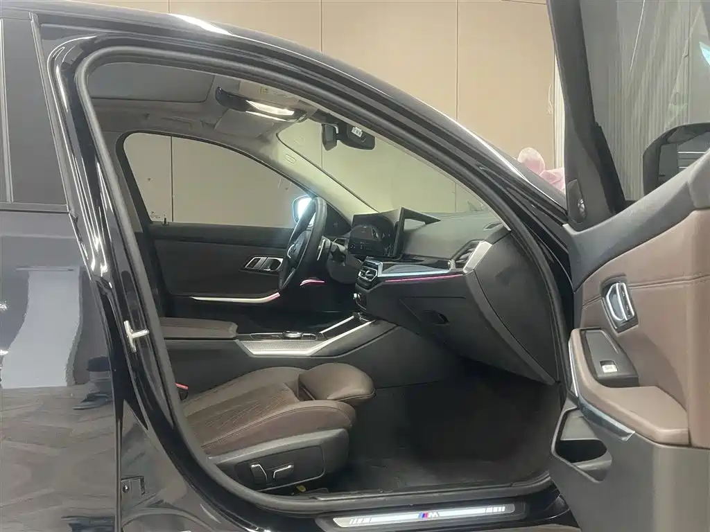BMW 3 Series 2024 325Li M Sport Shadowline Package фото 17