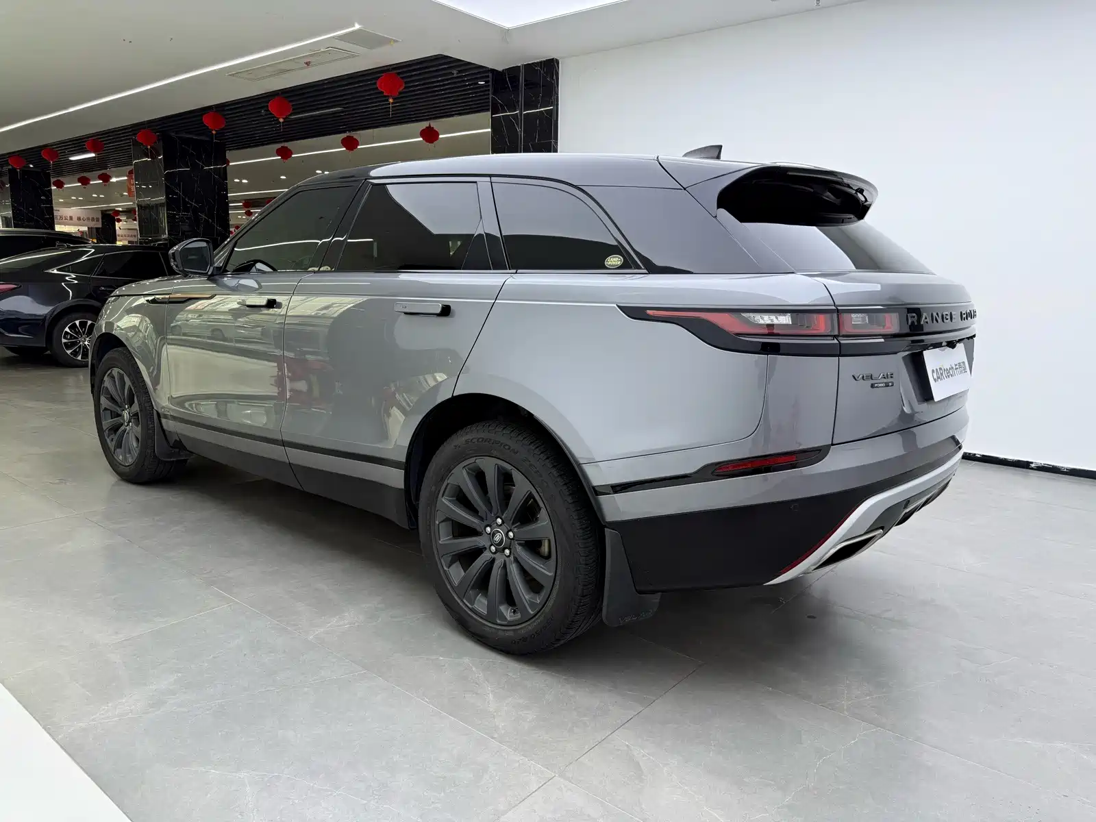 Фото 9 - Land Rover Range Rover Velar