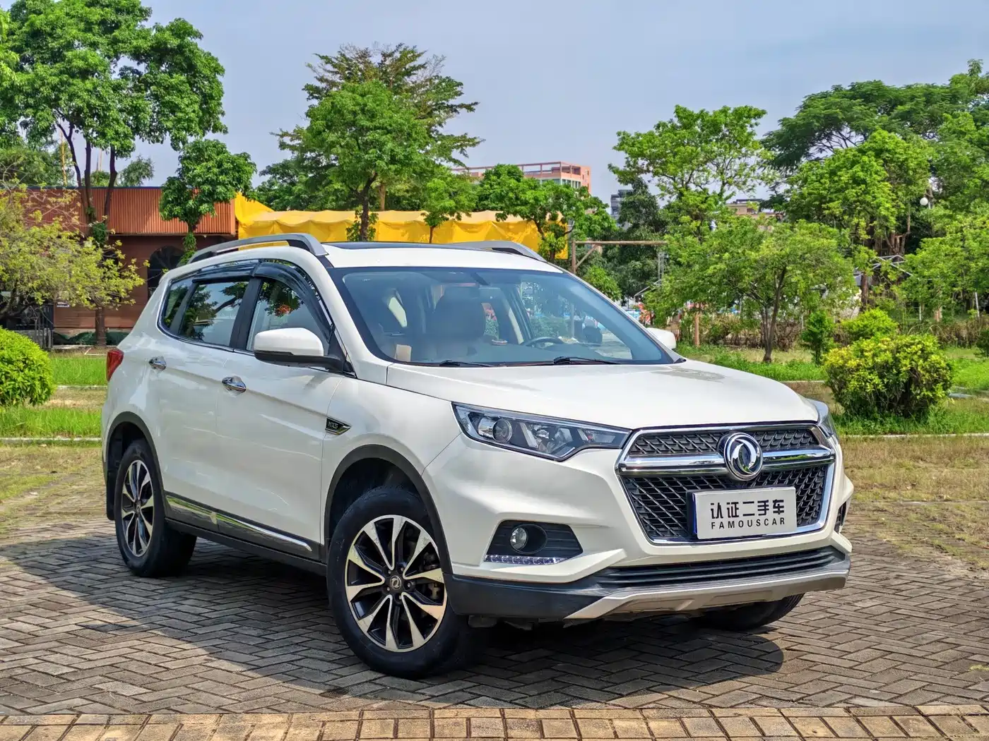 Dongfeng Fengdu MX5 2017 2016 2.0L Automatic Flagship Edition