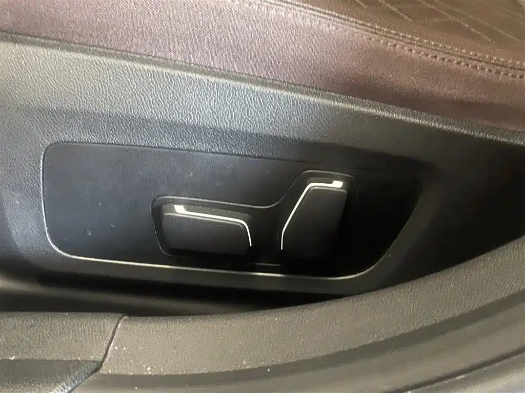 BMW 3 Series 2024 325Li M Sport Shadowline Package фото 24