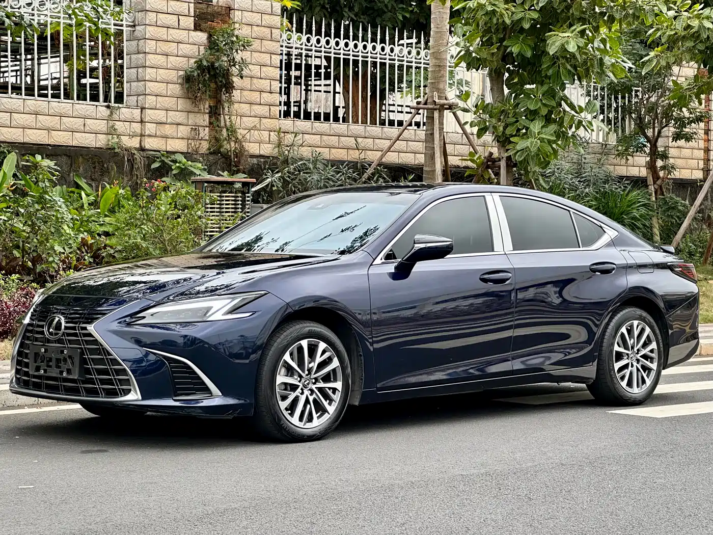 Lexus ES 2025 200 Ultimate Edition фото 3