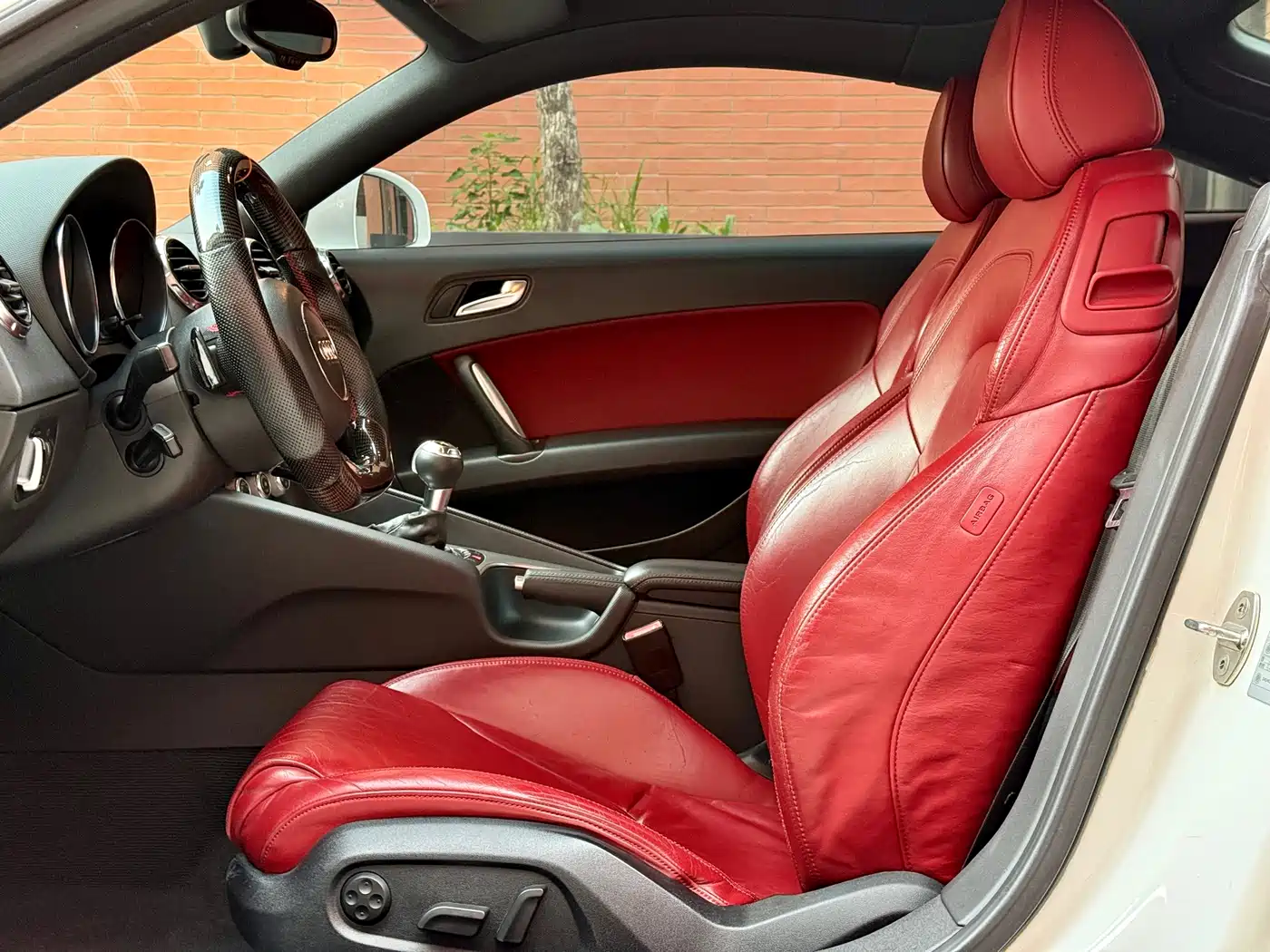 Audi TT 2011 TT Coupe 2.0TFSI quattro фото 8