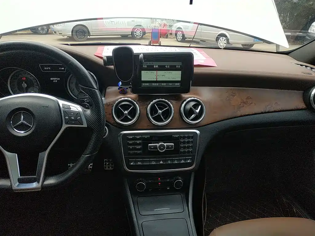 Mercedes-Benz GLA 2015 GLA 260 4MATIC Sport фото 13