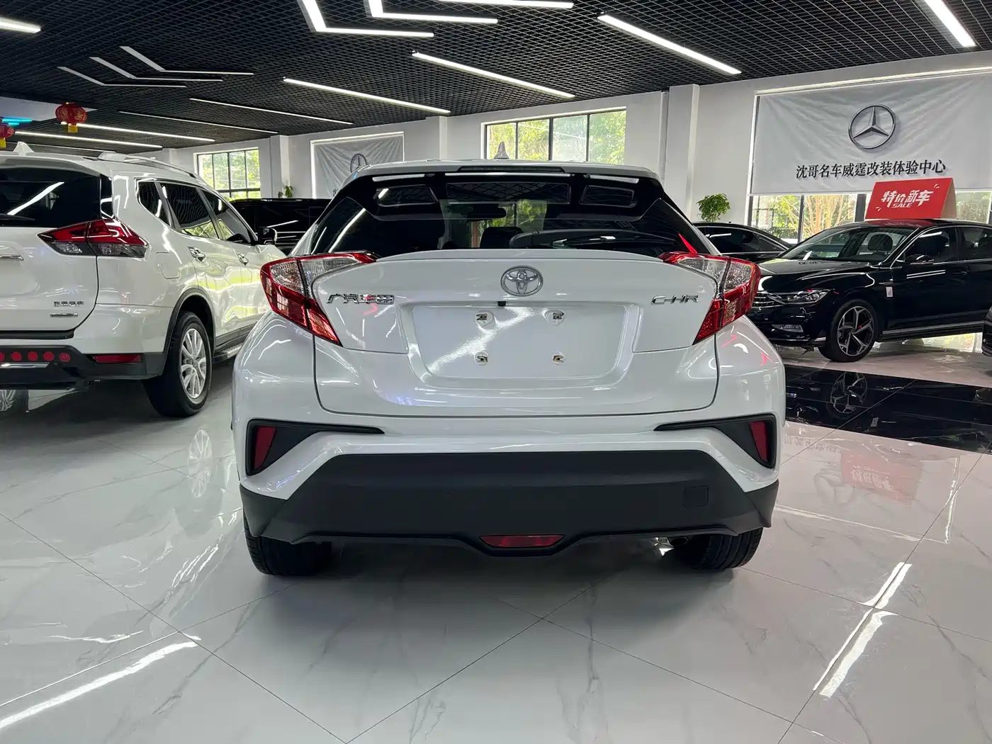 Toyota C-HR 2023 Model 2.0L Comfort Edition фото 7