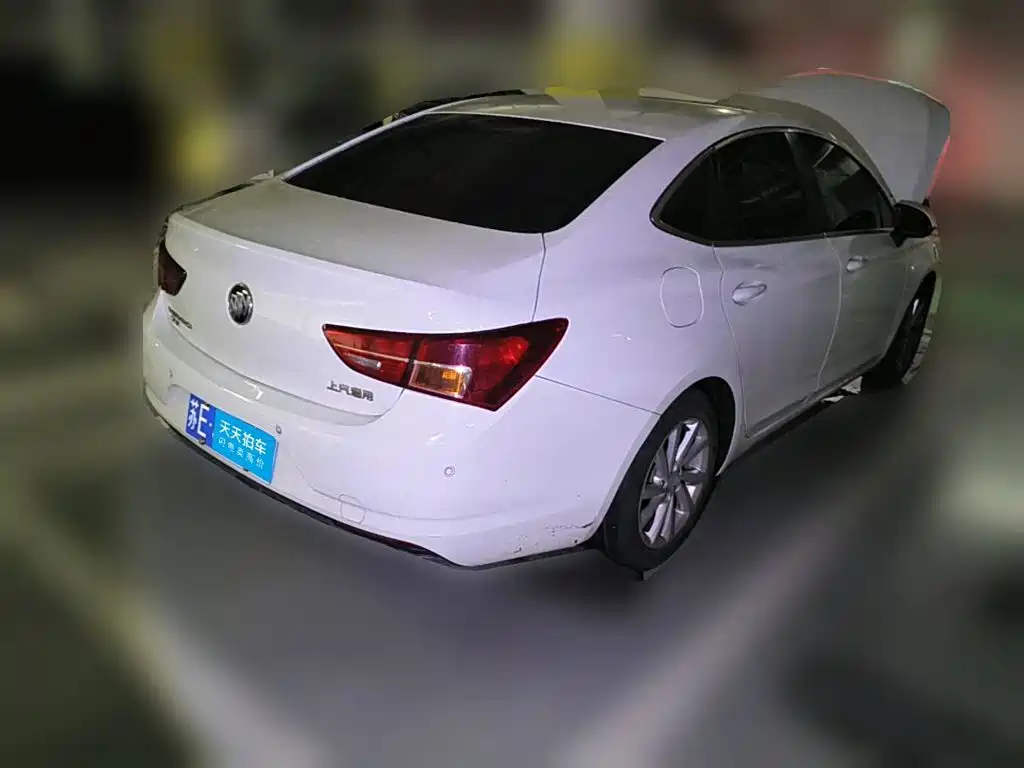Фото 2 - Buick Verano
