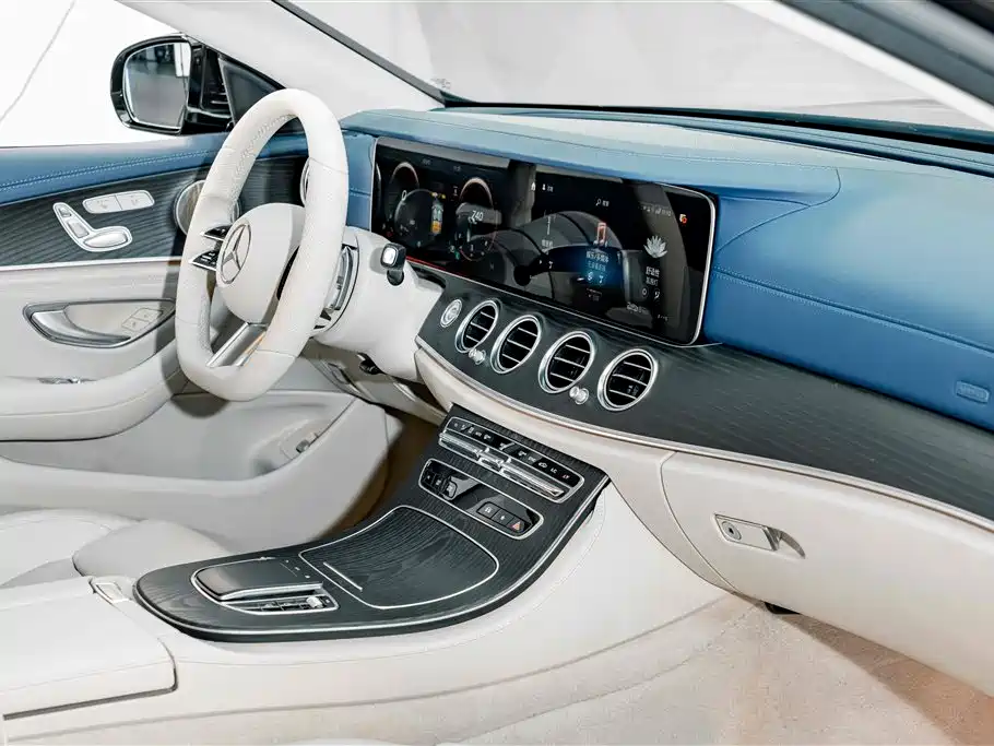 صورة 19 - Mercedes-Benz E-Class