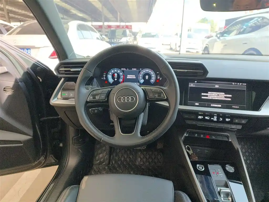 Audi A3 2024 Model A3L Limousine 35 TFSI Fashion Sport фото 3