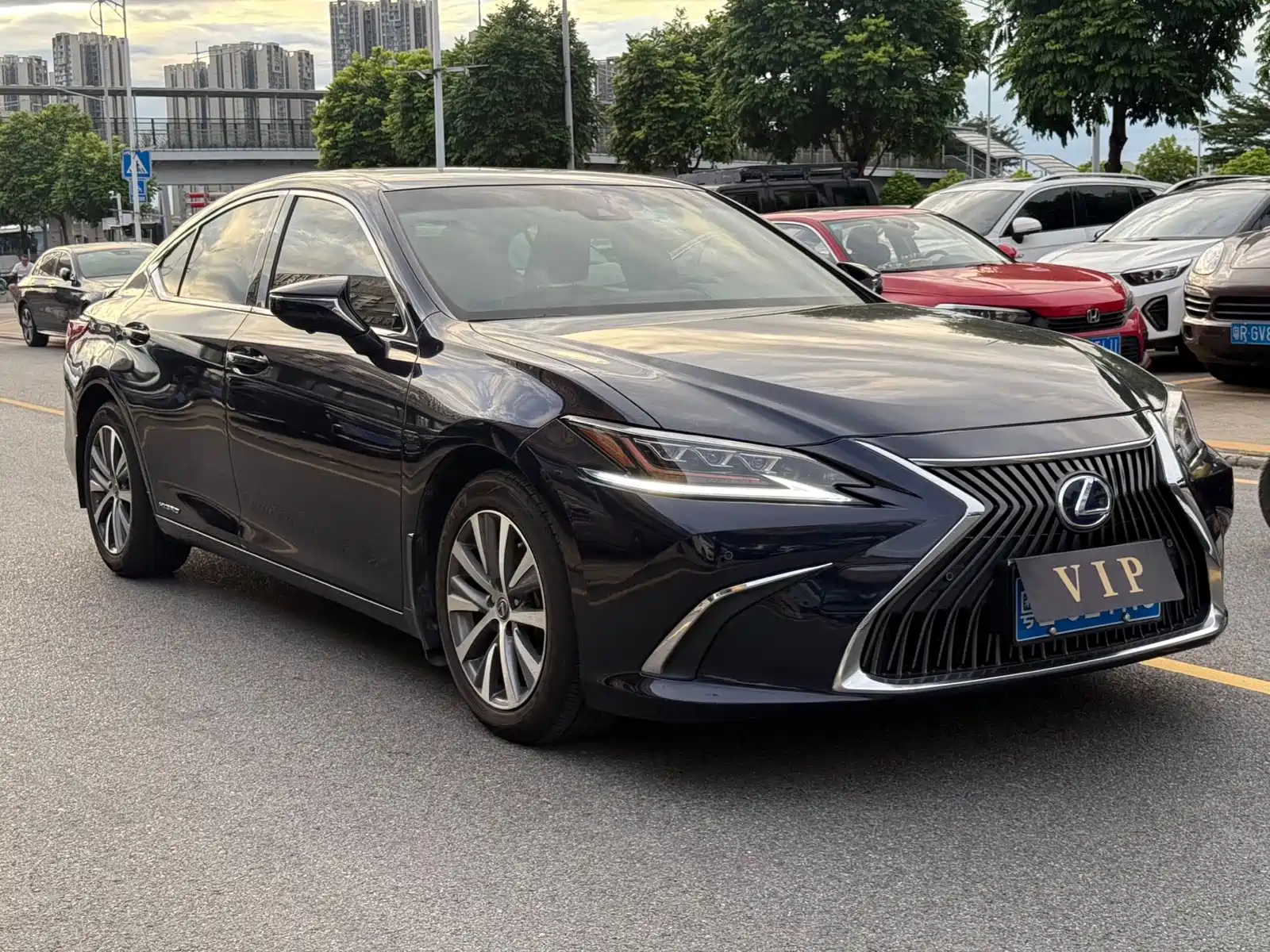 Фото 3 - Lexus ES