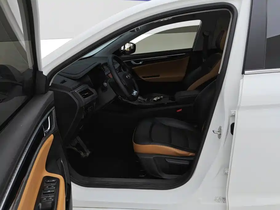 Photo 9 - Geely Emgrand GL