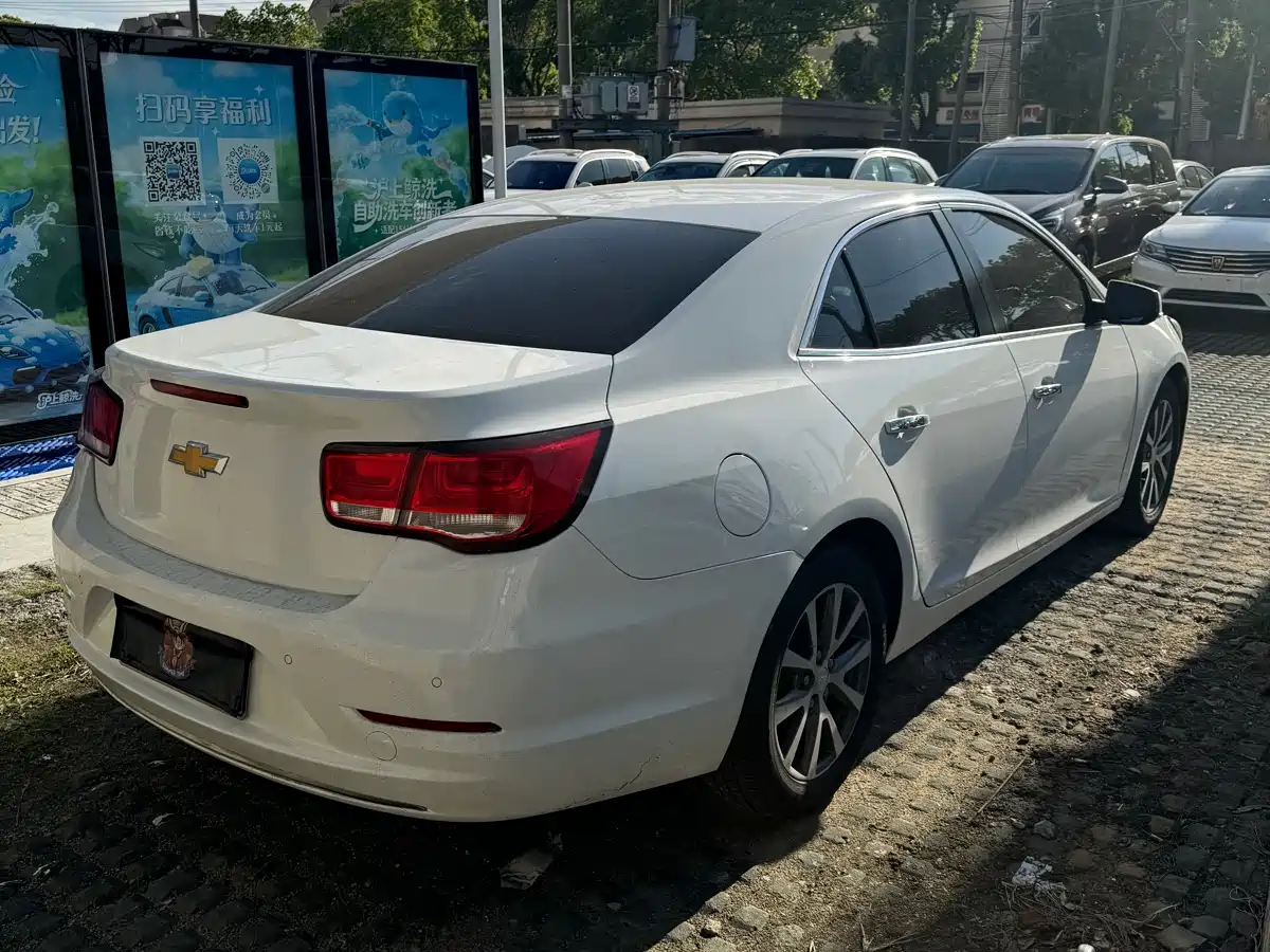 Chevrolet Malibu 2016 2.0L Automatic Luxury фото 14