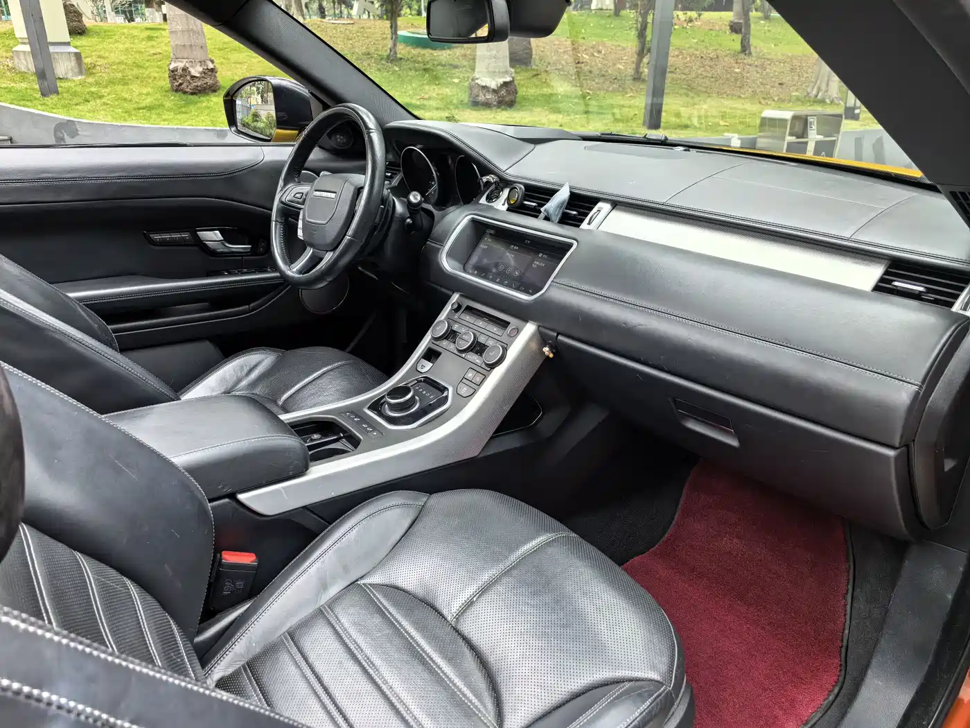 Land Rover Range Rover Evoque (Import) 2017 2.0T Convertible фото 9