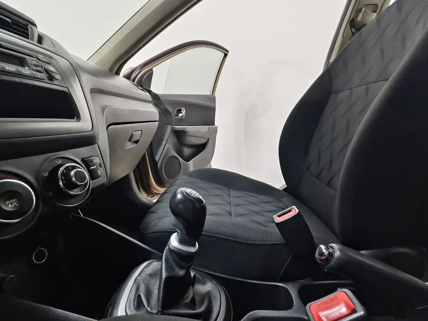 Photo 11 - Kia K2